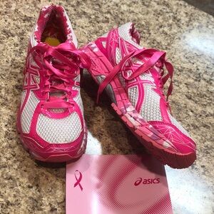 ASICS pink white ribbon laces size 9 Christina Applegate’s breast cancer shoes
